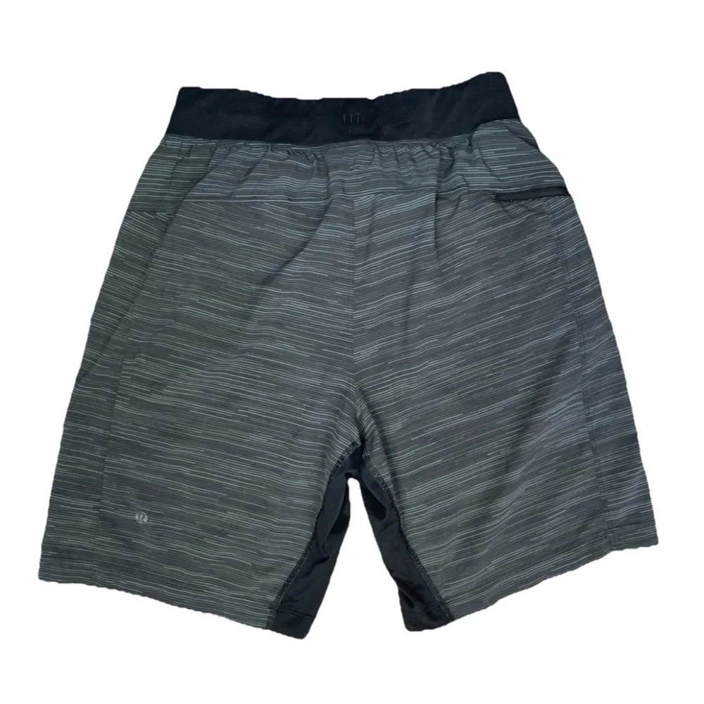 Lululemon Mens Small Gray Striped Athletic Performance Training Shorts 9” Inseam